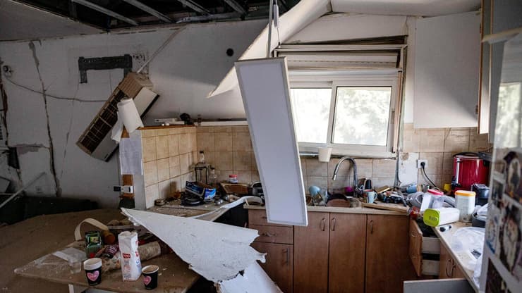 הנזק בשומרון (צילום: REUTERS/Naama Stern) זירת נפילה ביהודה ושומרון