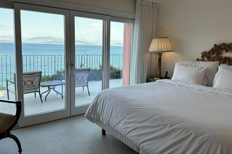 חדר עם נוף לים ב-Grecotel Corfu Imperial (צילום: באדיבות השטיח המעופף) Grecotel Corfu Imperial