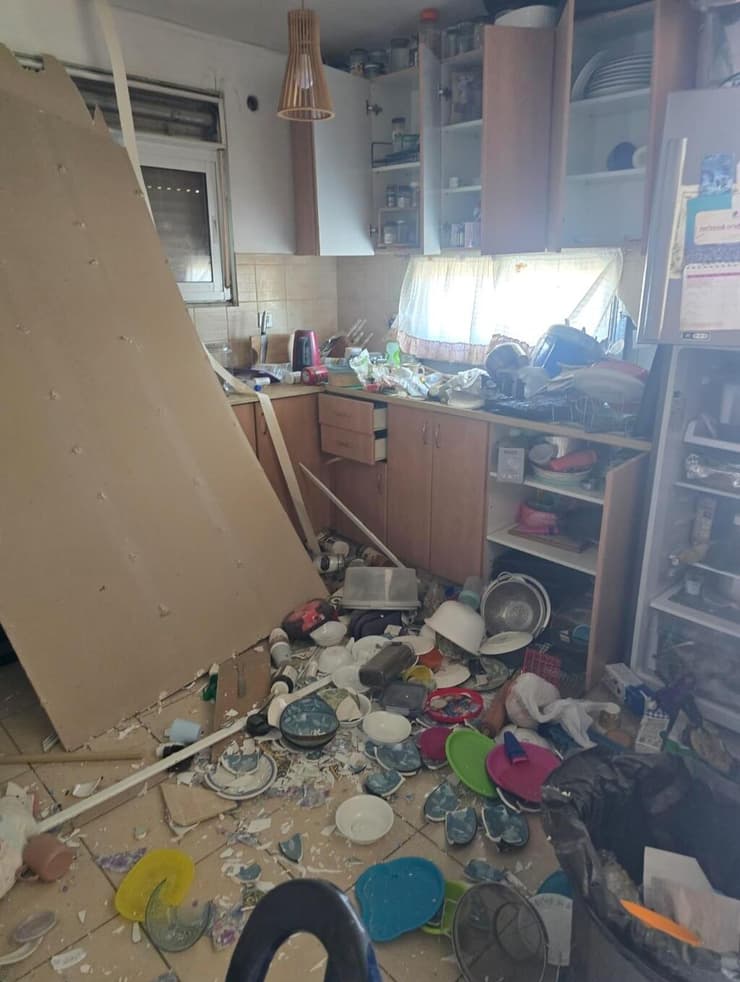 צילום: תיעוד מבצעי מד"א בתים שניזוקו במאחז בשומרון