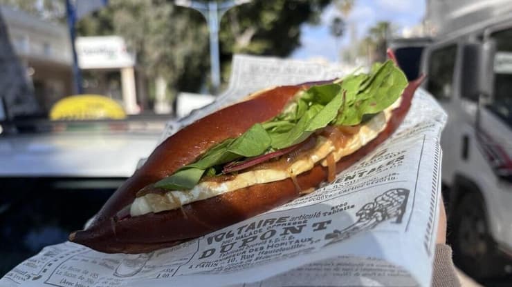 ״מאוד טעים, קטן מדי, יקר מדי, ויחס לא ראוי״ (צילום: קובי רובין) טעים אבל יקר מדי