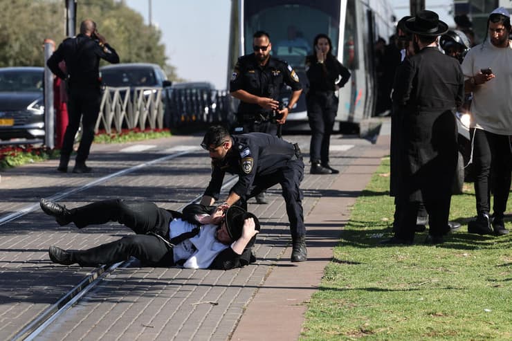 צילום: Ahmad GHARABLI / AFP מחאת חרדים בירושלים