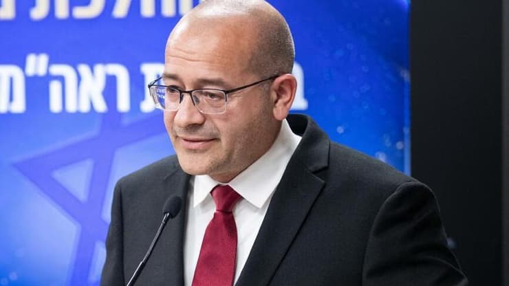 ראש המוסד גופמן (צילום: דובר צה"ל) חילופי המזכיר הצבאי לראש הממשלה