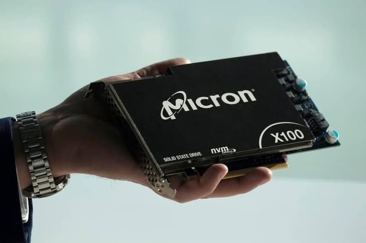 שבב זיכרון של מיקרון (shutterstock) shutterstock