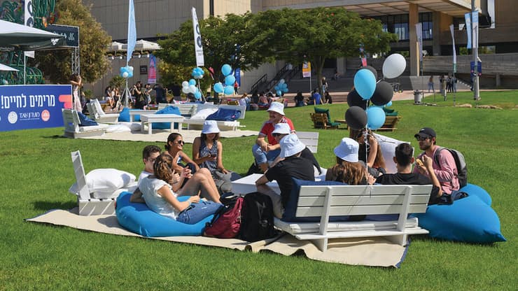 "כספי ציבור למימון בני משפחה". אוניברסיטת תל אביב (צילום: יובל חן) "כספי ציבור למימון בני משפחה". אוניברסיטת תל־אביב