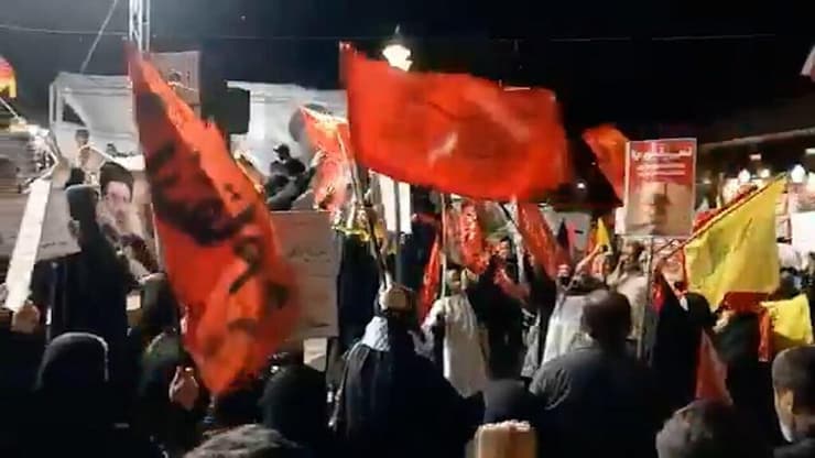 הפגנות באיראן נגד שר החוץ עבאס עראקצ'י ויור הפרלמנט מוחמד באקר קאליבאף