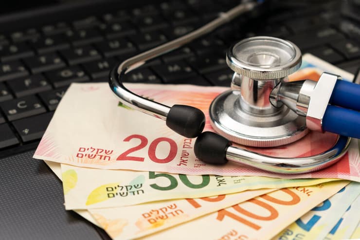 השכר הממוצע מקרנות מחקר בבתי חולים במרכז עומד על כ-154,794 שקל, לעומת כ-61,354 שקל בפריפריה (צילום: shutterstock) שכר רופאים בישראל