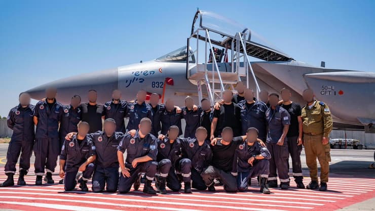 הדת"ק החרדי ראשון בבסיס תל נוף (צילום: דובר צה"ל) הדת"ק החרדי ראשון בבסיס תל נוף