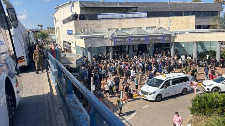 העומסים ברכבת חוף הכרמל בחיפה, הבוקר העומסים ברכבת חוף הכרמל בחיפה