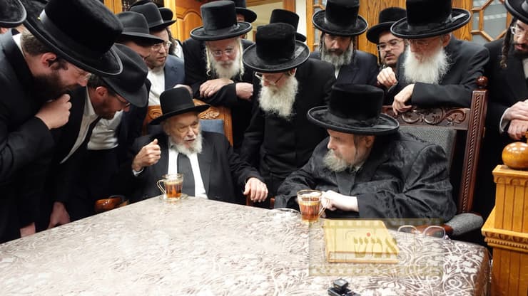 הרב הירש והאדמור מבעלז הרב הירש והאדמור מבעלז