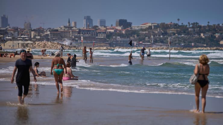 חוף הים בתל אביב