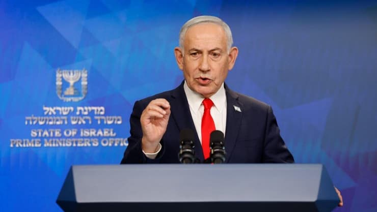 רה"מ בנימין נתניהו בהצהרה לתקשורת לאחר חתימת ההסכם בין ארה"ב לאיראן (צילום: אוליבייה פיטוסי, הארץ ) רה"מ בנימין נתניהו בהצהרה לתקשורת לאחר חתימת ההסכם בין ארה"ב לאיראן