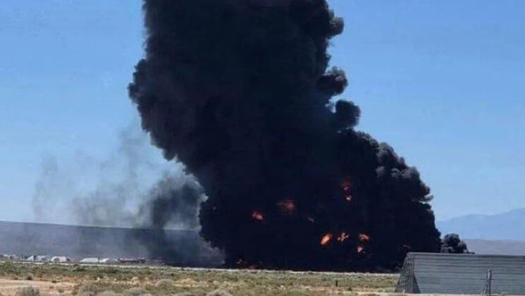 מטוס b52 התרסק בארה"ב, קליפורניה בבסיס חיל האוויר אדוארדס