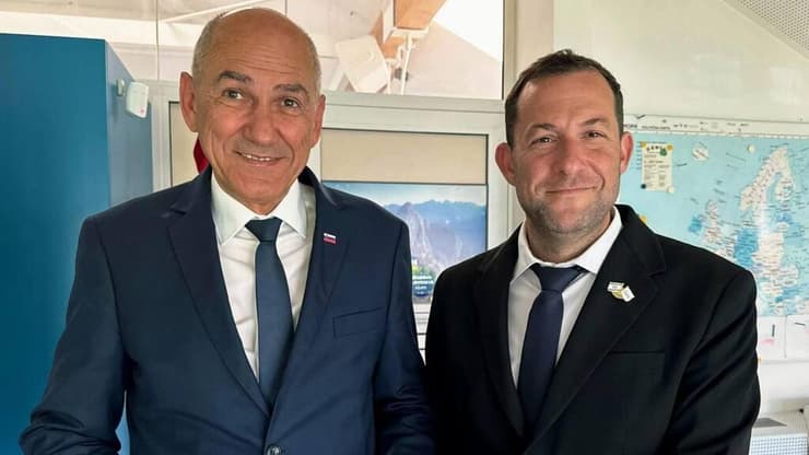 יוסי דגן בפגישה עם ראש ממשלת סלובניה יאנז יאנשה (צילום: מועצה אזורית שומרון) יאנז יאנשה נפגש עם ראש מועצת שומרון יוסי דגן