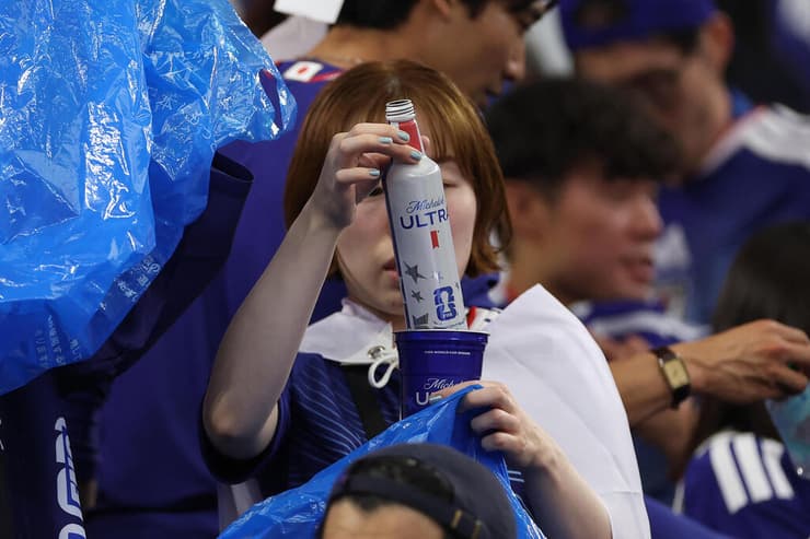 צילום: MICHAEL STEELE / GETTY IMAGES NORTH AMERICA / AFP אוהדי נבחרת יפן
