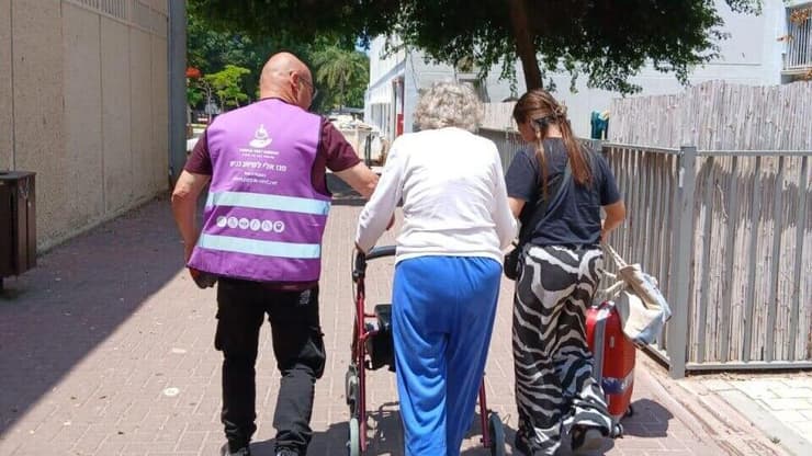 ארכיון (צילום: עמותת נגישות ישראל ) פעילות החמ"ל הסגול בחירום