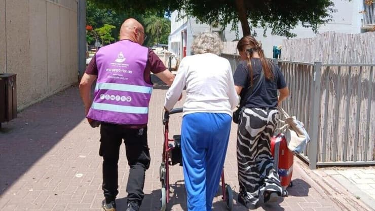 ארכיון (צילום: עמותת נגישות ישראל ) פעילות החמ"ל הסגול בחירום