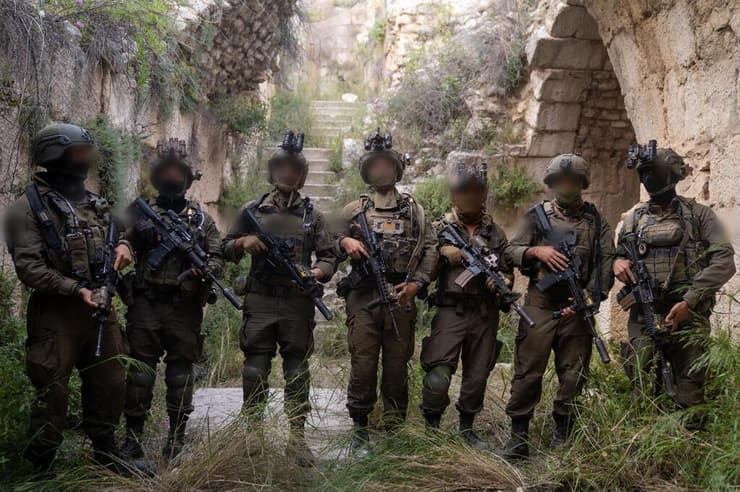 לוחמי סיירת גולני בבופור (צילום: דובר צה"ל) לוחמי סיירת גולני בבופור