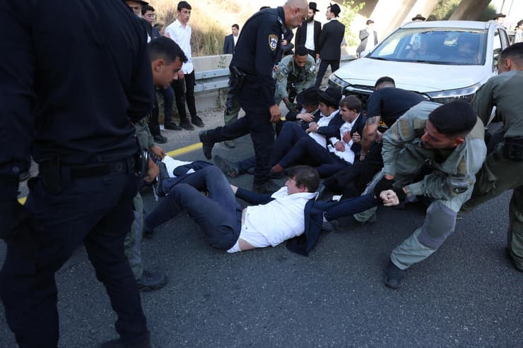 הפגנת הפלג הירושלמי בשבוע שעב (צילום: שאול גולן) הפגנת הפלג הירושלמי