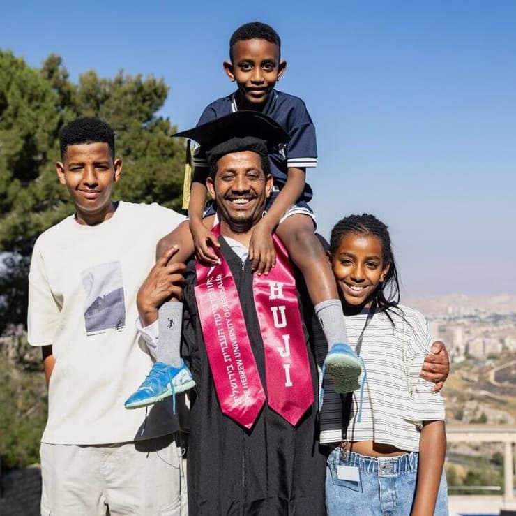 Batum Gevrazgiabhar received a degree in sociology