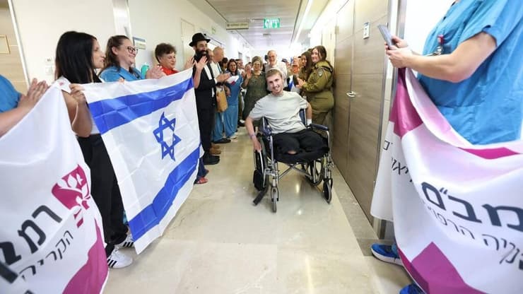 צילום: באדיבות בית חולים רמב"ם מתנאל קריגר, סגן מפקד פלוגה בגבעתי, משתחרר מבית החולים רמב"ם