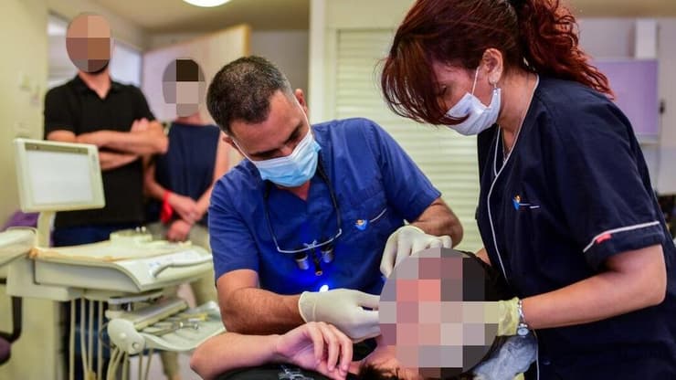 טיפול שיניים באנשים עם מוגבלויות בבית איזי שפירא (צילום: באדיבות בית איזי שפירא) טיפול שיניים באנשים עם מוגבלויות בבית איזי שפירא