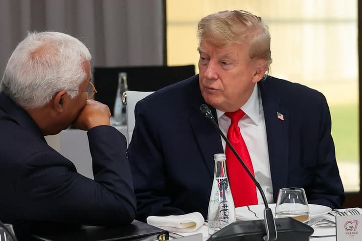"אתה מבין? גרינלנד" (צילום: REUTERS/Christian Hartmann/Pool) נשיא ארה"ב דונלד טראמפ ו נשיא המועצה האירופית אנטוניו קושטה בוועידת G7