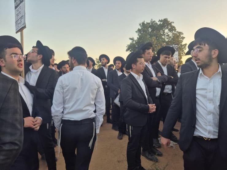צילום: מיקי שמידט הפגנת חרדים ליד כלא 10