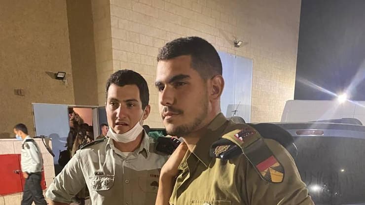 גיא (מימין) עם דור. "'דבש' הפך לחלק בלתי נפרד מהלב שלנו" המג״ד דור בן שמחון וחברו רס״ן גיא נזרי