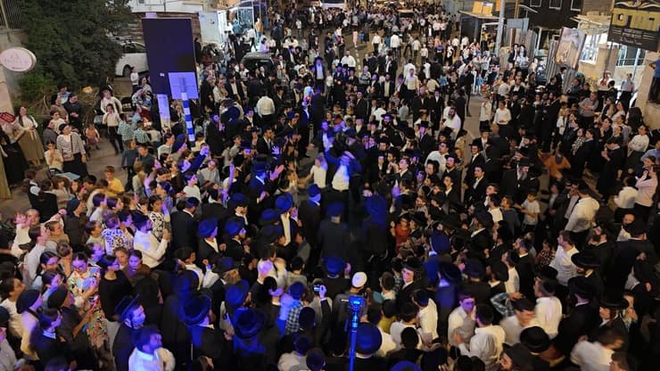 לא רק קיצונים חרדיים. התהלוכה בביתר עילית (צילום: משה גולד) קבלת הפנים לכבוד העריק החרדי ששוחרר מהכלא הצבאי