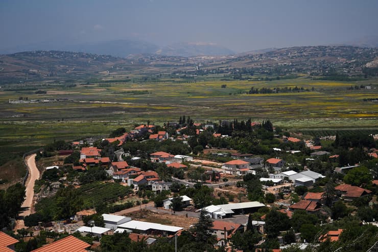 מטולה.בעלי עסקים באזור הצפון מתמודדים עם אתגרים בשימור לקוחות, בניהול העסק ובהגעה לקהלים חדשים (צילום: REUTERS/Miro Maman) מטולה