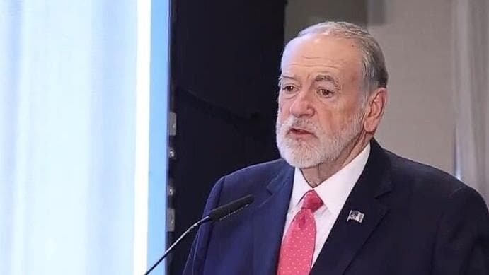 "יש שפע של אנרגיה מישראל לכל האזור".
מייק האקבי, שגריר ארה"ב בישראל (צילום: שמוליק דודפור) מייק האקבי - שגריר ארה"ב בישראל