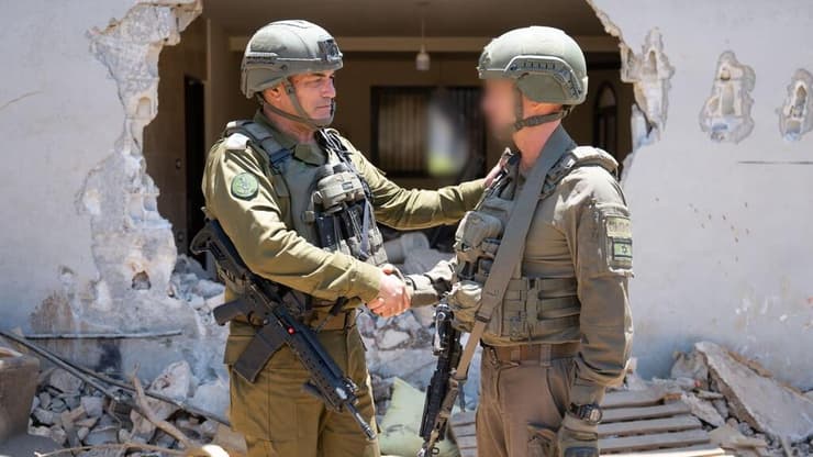 הרמטכ"ל בהערכת מצב בדרום לבנון (צילום: דובר צה"ל) הרמטכ"ל בהערכת מצב בדרום לבנון
