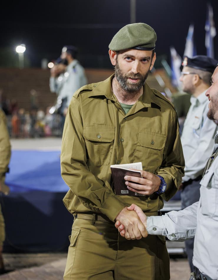 יוחנן חייט במדים