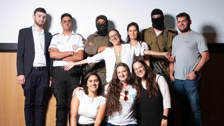 יעל ביבי שכמעט מתה מדימום פגשה את האנשים שתרמו לה דם והצילו את חייה (צילום: יובל חן) יעל ביבי שכמעט מתה מדימום פגשה את האנשים שתרמו לה דם והצילו את חייה