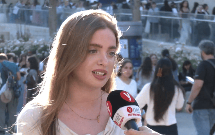 רחלי הילמן משרתת במרכז הרפואי שערי צדק (צילום: אלכס גמבורג) רחלי הילמן משרתת במרכז הרפואי שערי צדק