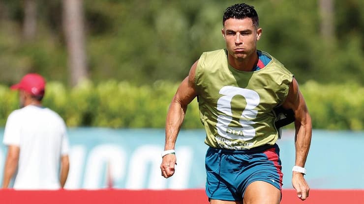 הלחץ עליו. CR7 (צילום: Getty Images/Leonardo Fernandez) רונאלדו מתאמן