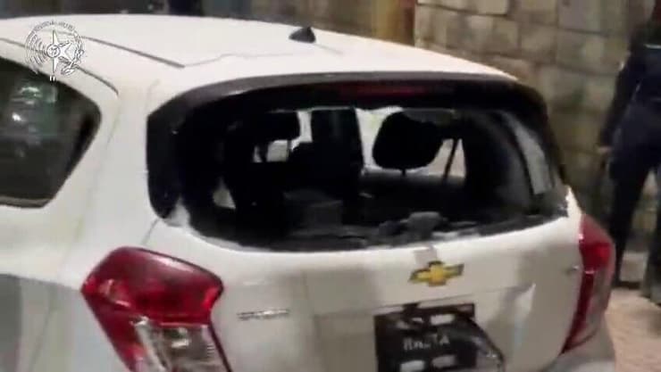 הנזק בבית שמש, אמש (צילום: דוברות המשטרה) התפרעות חרדים בבית שמש