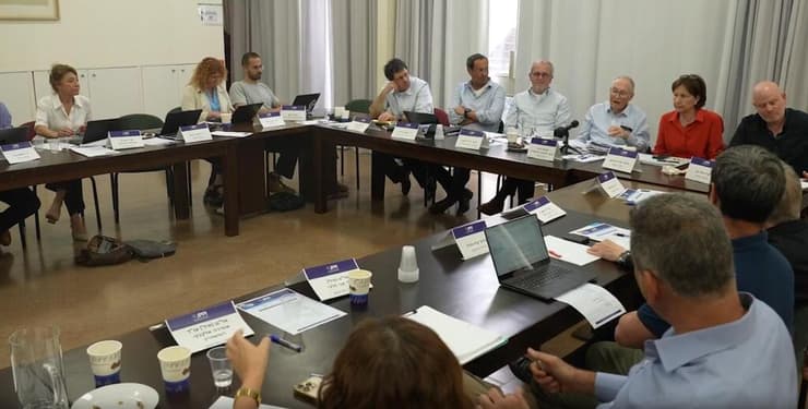 "תהליך כתיבת החוקה הרזה הוא תהליך מורכב. אנחנו מנסים לייצר הסדרים בזכותם ניתן יהיה לנהל את הוויכוח במדינה בצורה אחרת" (צילום: מתן טורקיה) חוקה רזה