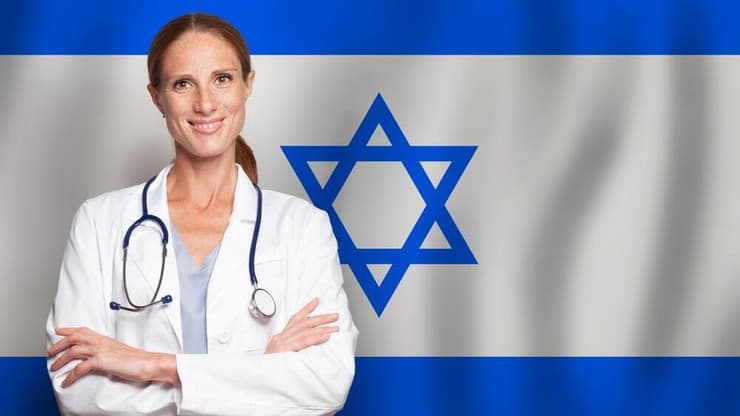רפואת ילדים היא ההתמחות המבוקשת ביותר בקרב נשים. אילוסטרציה (צילום: Artmim / shutterstock) רופאה בישראל