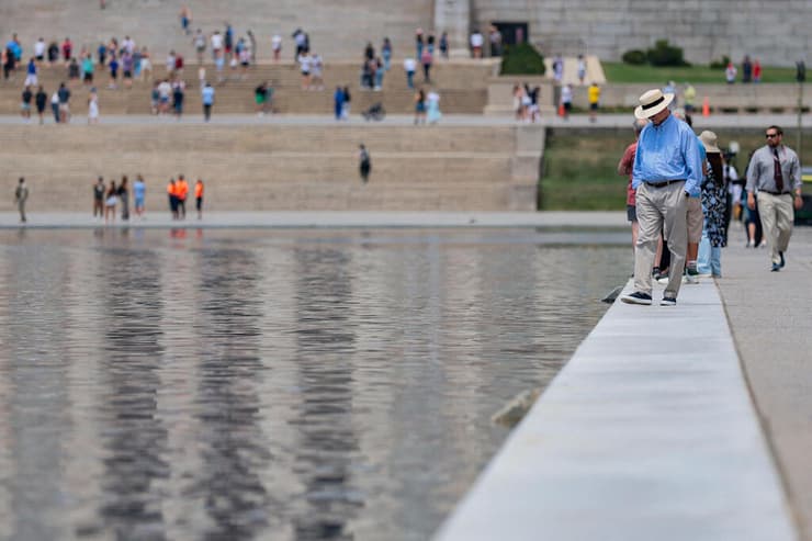 צילום: REUTERS/Kylie Cooper ארה"ב וושינגטון בריכת ההשתקפות