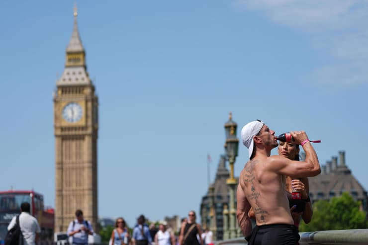 צילום: AP Photo/Kirsty Wigglesworth גל חום אירופה בריטניה לונדון