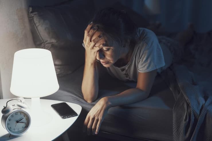 סובלים מנדודי שינה? יש דרך לטפל (צילום: shutterstock) חוסר שינה נדודי שינה עייפות