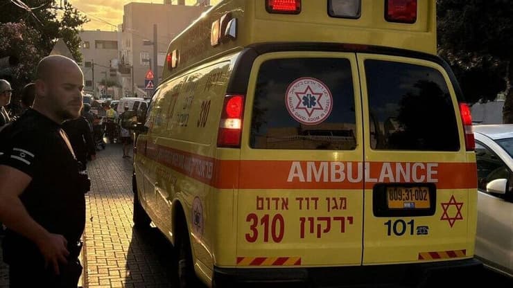 אמבולנס של מד"א (צילום: תיעוד מבצעי מד"א ) אירוע ירי ביפו רח' אבן רושד