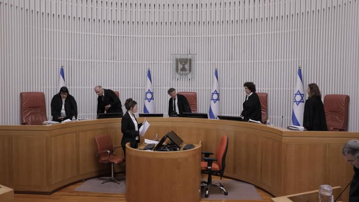 יו"ר הוועדה חשש שבג"ץ לא יאהב נימוקים שהושמעו בעל-פה (צילום: אלכס גמבורג) דיון בעתירות בעניין בחירת מבקר המדינה על ידי הכנסת
