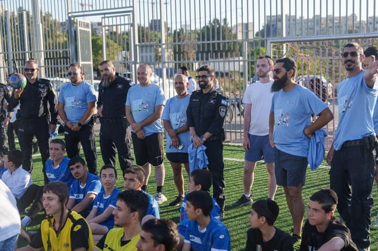 "לנצח או להפסיד זה לא משנה - העיקר להיות יחד"   