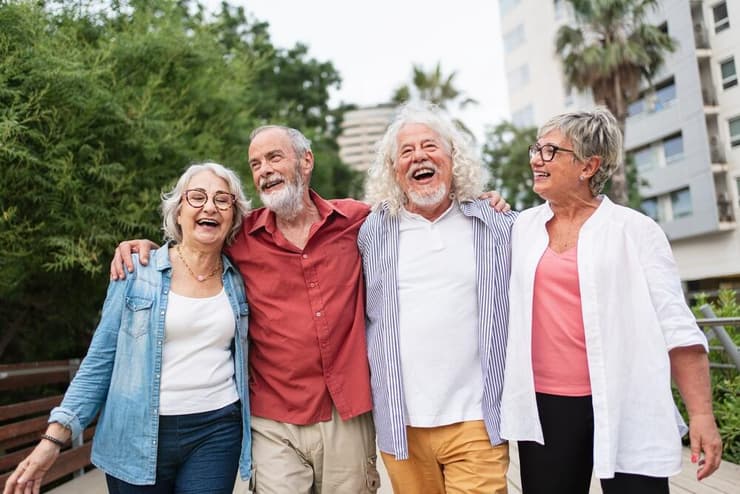 קשרים חברתיים בגיל המבוגר
