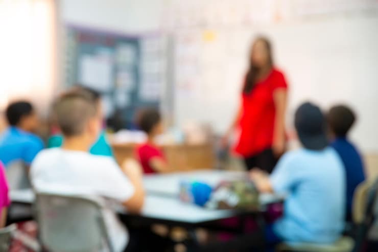 אילוסטרציה (צילום: Ilgov/Shutterstock) שיעור בכיתה
