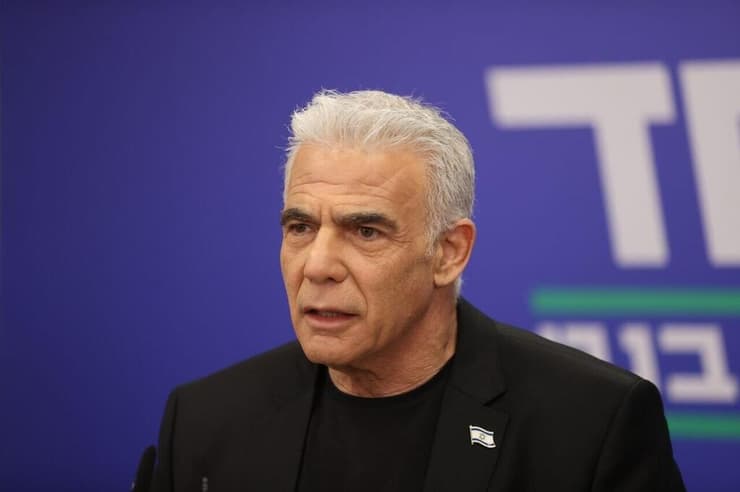 יאיר לפיד בישיבת סיעה מפלגת ביחד