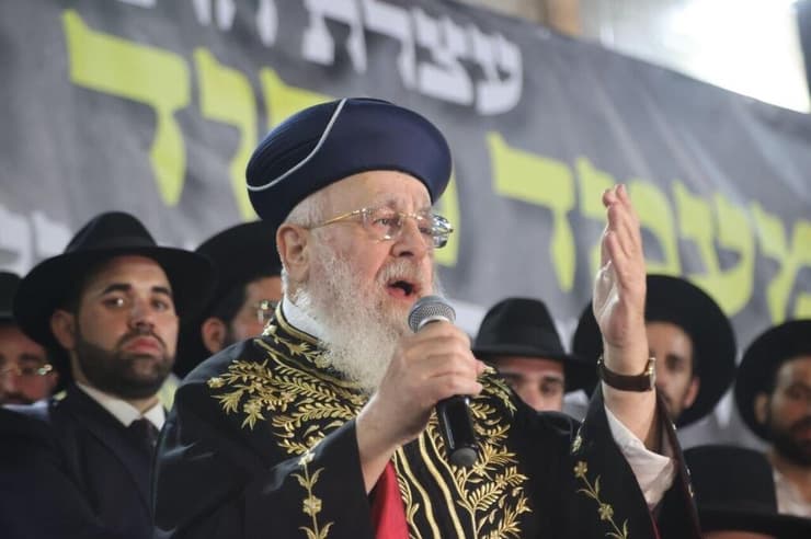 הרב  יצחק מחאת חרדים כנגד מעצר בני הישיבות בבני ברק