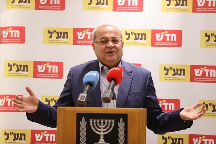 ישיבת סיעה חד"ש תע"ל (צילום: אלכס קולומויסקי) ישיבת סיעה חד"ש תע"ל
